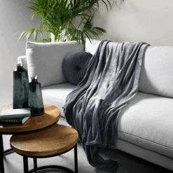 Dutch Decor Plaid Harvey - 150x200cm - Charcoal Gray -Huisdecoratie dutch decor plaid harvey 150x200cm charcoal gray polyester 3 1