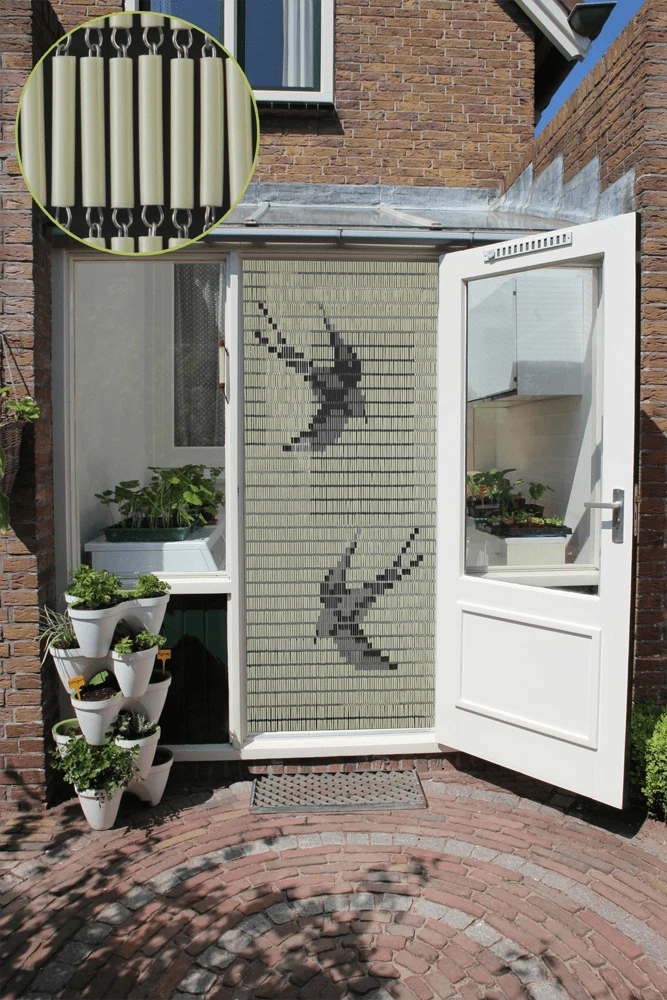 Vliegengordijn Zwaluwen - Creme/Zwart - 100 X 232cm - Sun-Arts 5 Vliegengordijn Zwaluwen - Creme/Zwart - 100 X 232cm - Sun-Arts - Afbeelding 3