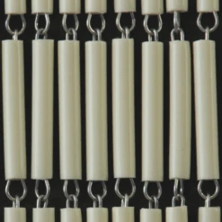 Vliegengordijn Zwaluwen - Creme/Zwart - 90 X 210cm - Sun-Arts -Huisdecoratie vliegengordijn zwaluwen creme zwart 90 x 210cm sun arts 90 3 4